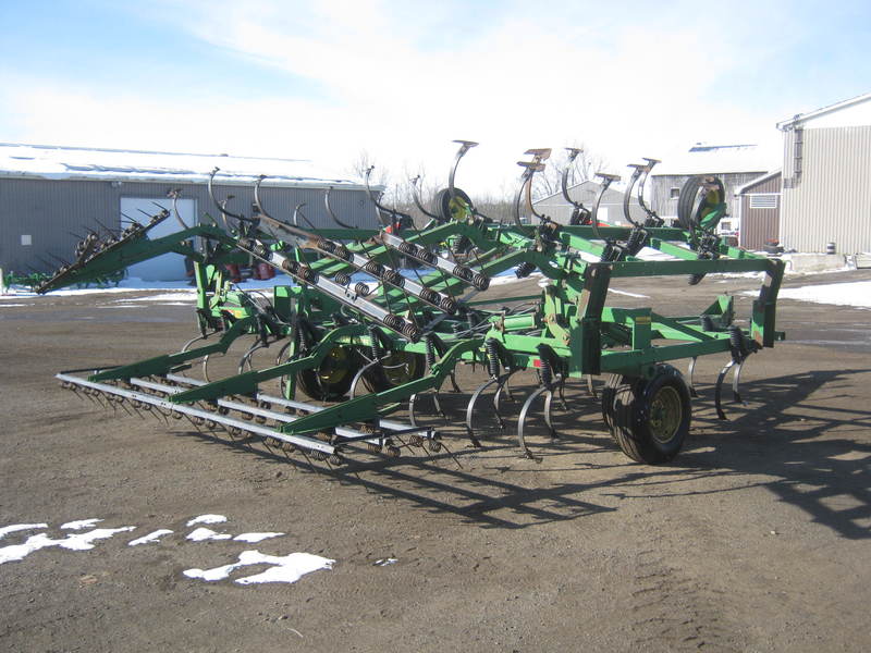 Cultivators  John Deere 960 Cultivator Photo